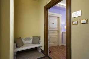 Check-in-/Check-out-Schalter