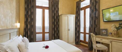 Chambre supérieure double | Literie de qualité, articles de minibar gratuits, coffre-fort, bureau