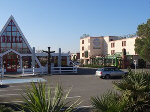 Free self-parking - MetrHotel Basso Cambo (Toulouse)