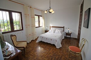 Villa, 3 habitaciones | 1 dormitorio, tabla de planchar con plancha, cunas (de pago)