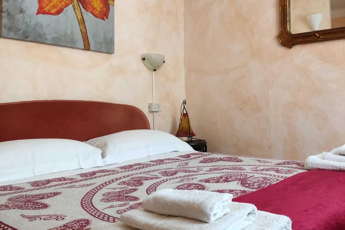 Classic Triple Room, 1 Bedroom | Desk, soundproofing, WiFi (free)