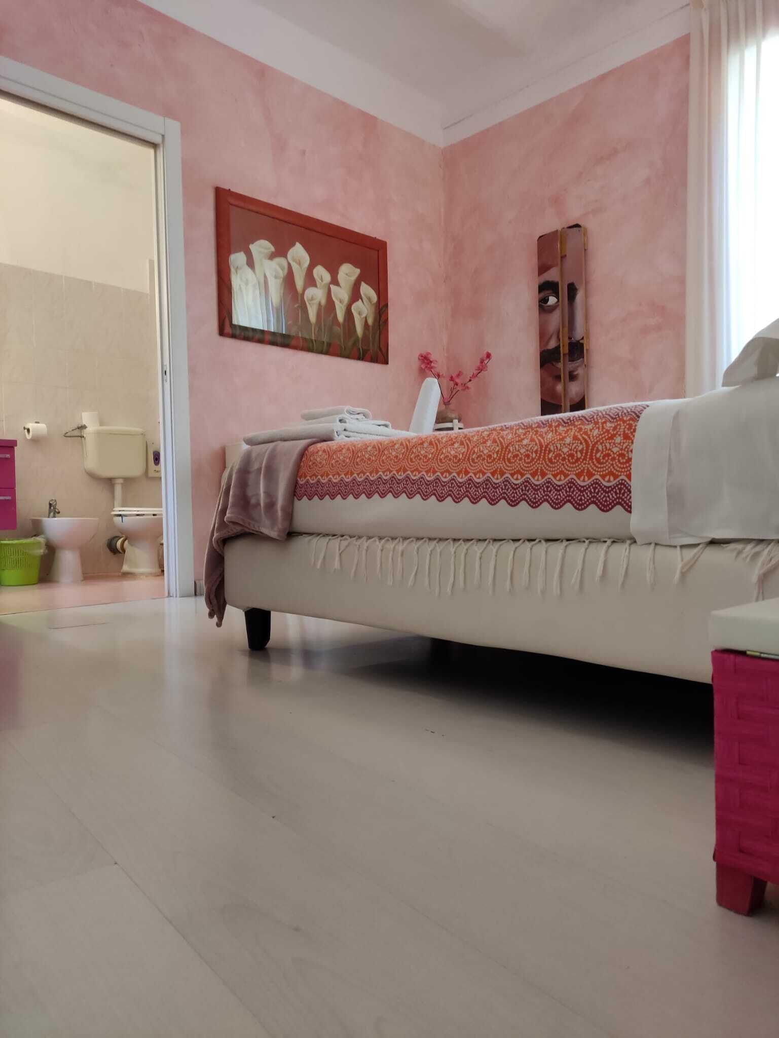 Bureau, chambres insonorisées, Wi-Fi gratuit