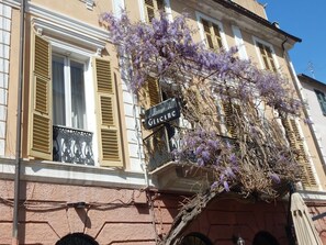 Front of property - Albergo Il Glicine (Noli)