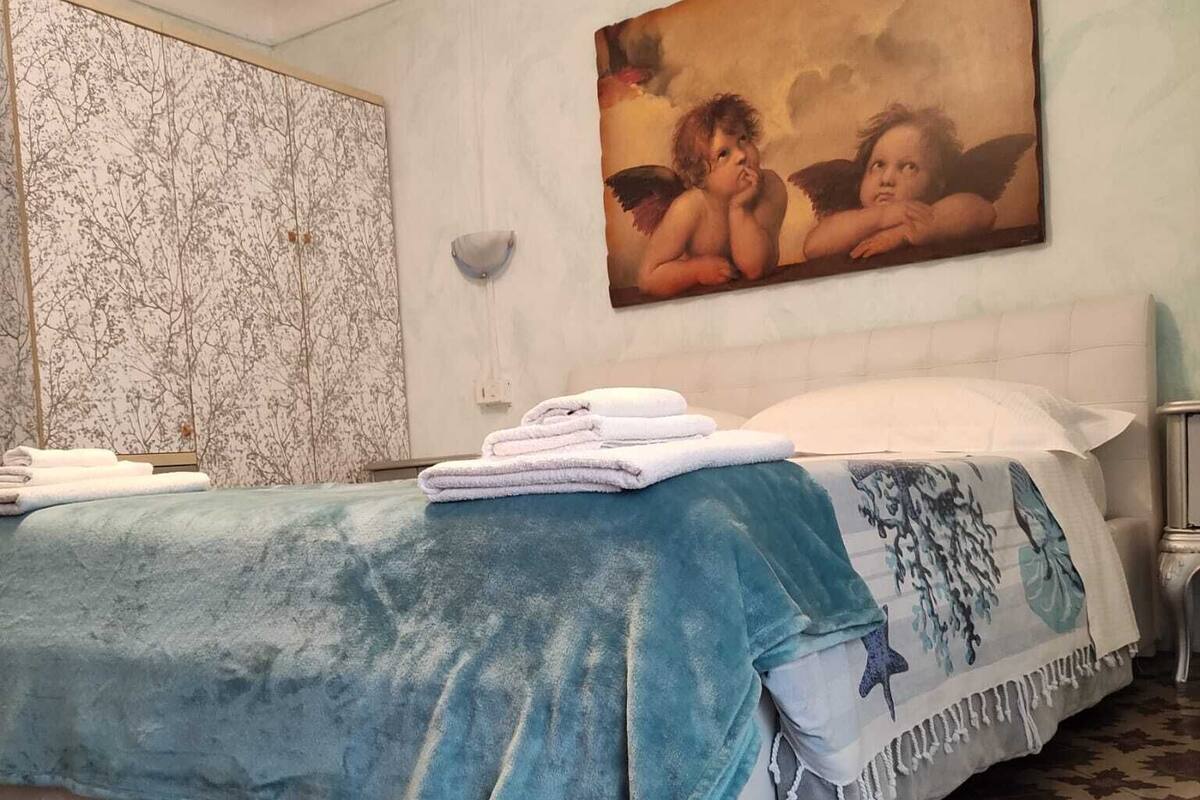 Classic Double Room, 1 Double Bed, City View | Desk, soundproofing, WiFi (free)