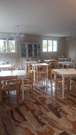 Free daily local cuisine breakfast