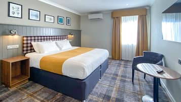 Cortinas blackout, tabla de planchar con plancha y wifi gratis