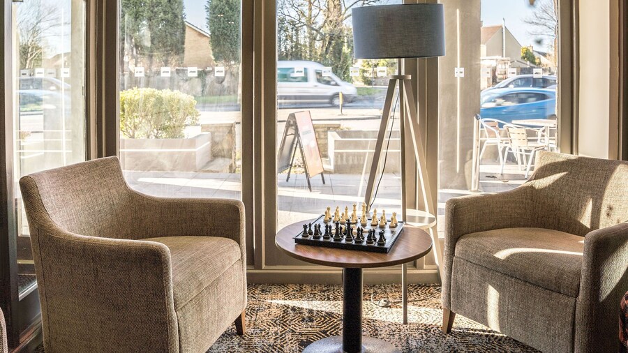 Almondsbury Inn & Lounge