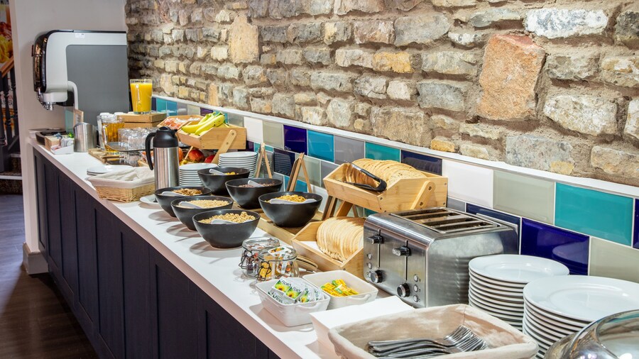 Almondsbury Inn & Lounge