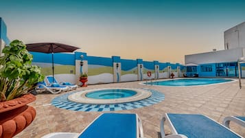 Outdoor pool, sun loungers