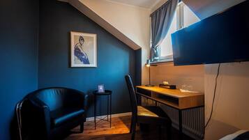 Single Room | Desk, iron/ironing board, free WiFi, bed sheets