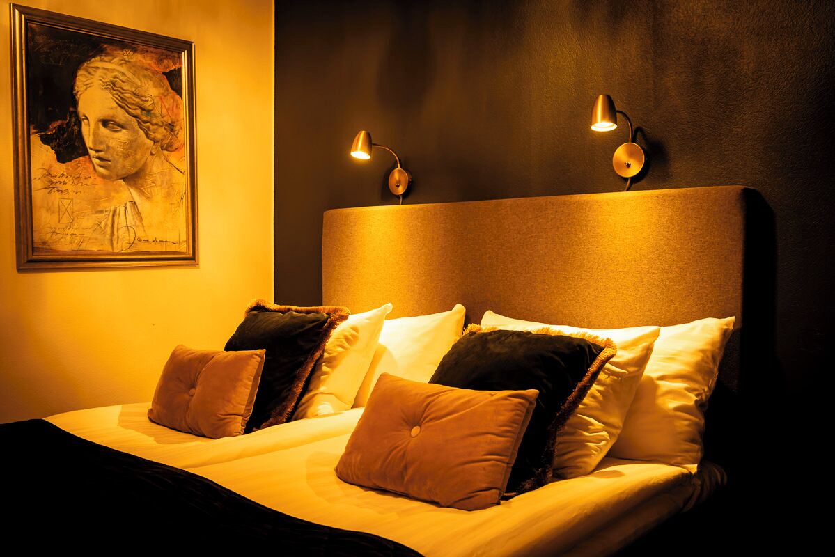 double room | 1 bedroom, desk, iron/ironing board, cots/infant beds