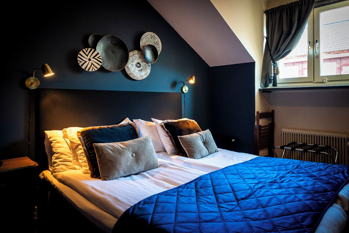 double room | 1 bedroom, desk, iron/ironing board, cots/infant beds