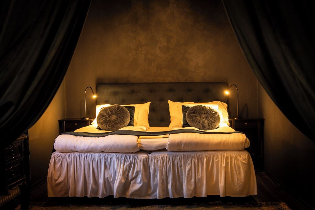 junior suite | 1 bedroom, desk, iron/ironing board, cots/infant beds