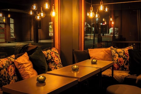 Entrée intérieure. Hotell Aqva Restaurang & Bar – Ett Biosfärhotell med fokus på hållbarhet