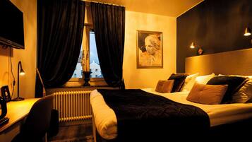 Habitació doble | Escriptori, planxa i posts de planxar, wifi gratuïta i roba de llit