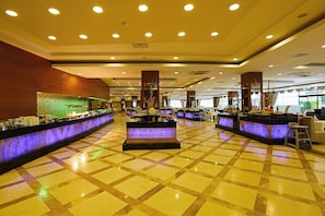 6 restaurants, breakfast, lunch, dinner served; Turkish cuisine