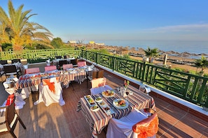 6 restaurants, breakfast, lunch, dinner served; Turkish cuisine