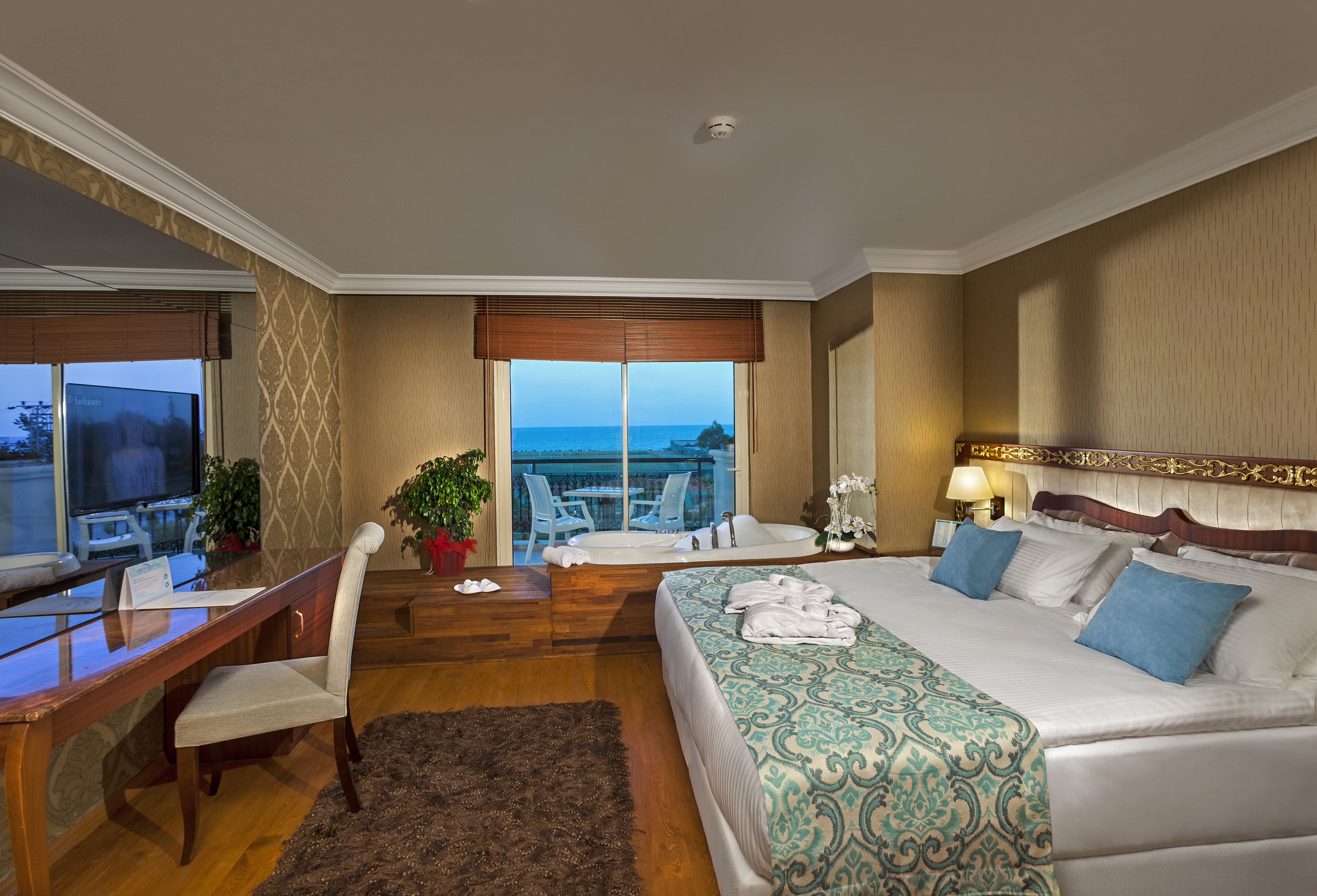 Photo - Asteria Bloom Side