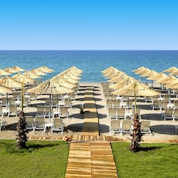 Private beach, sun loungers, beach umbrellas, beach towels