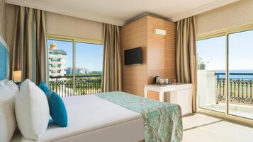 Kostenlose Minibar, Zimmersafe, individuell dekoriert