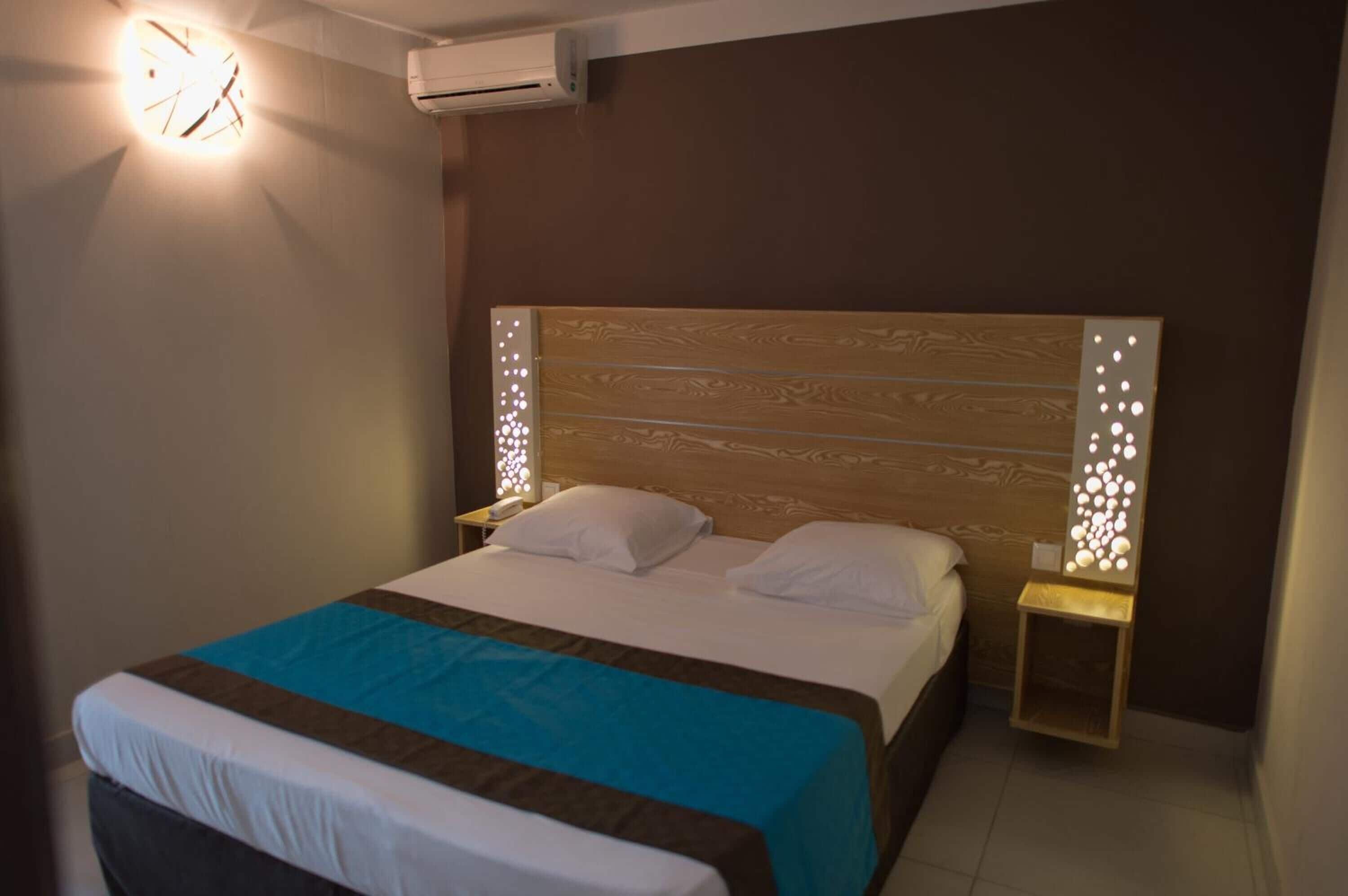 in-room safe, soundproofing, free wifi, bed sheets