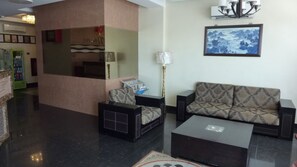 Lobby sitting area - DM Hotel (Kota Kinabalu)