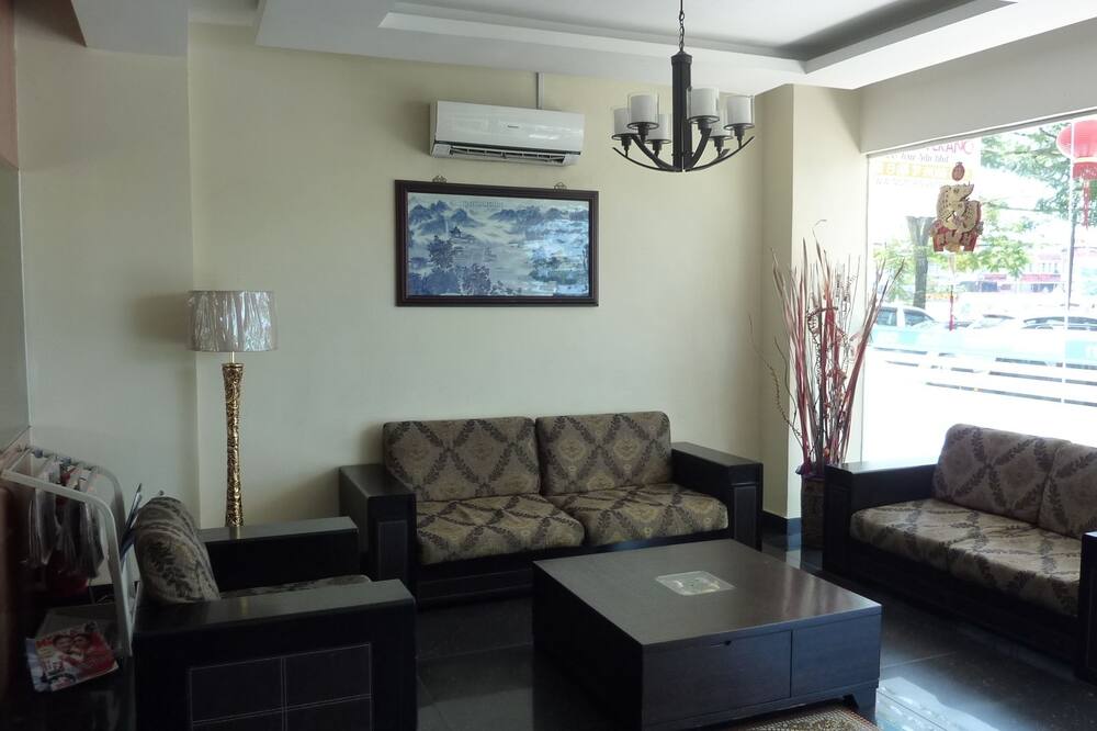 DM Hotel