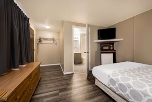 Desk, free WiFi, bed sheets