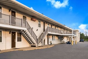 Exterior - Rodeway Inn La Crosse (La Crosse)