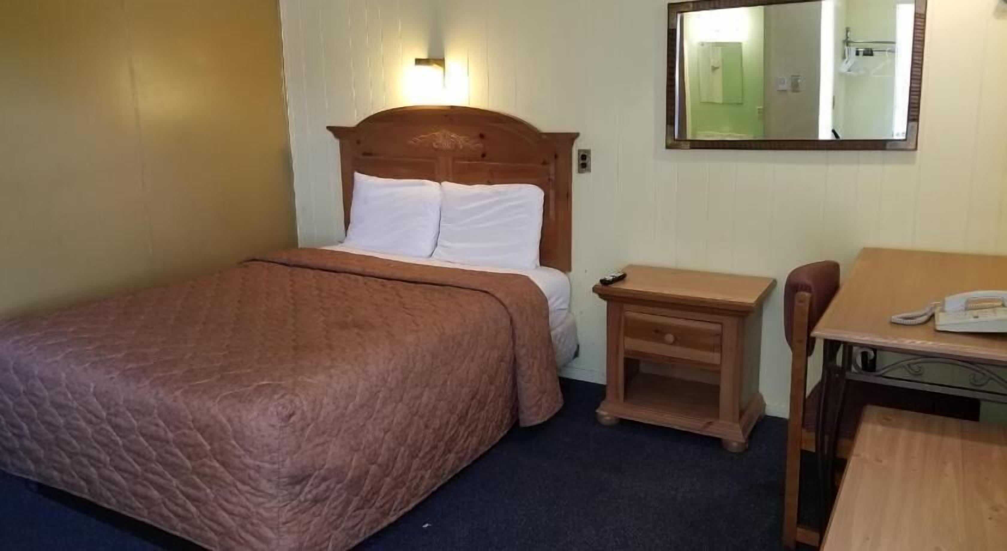 Desk, free WiFi, bed sheets