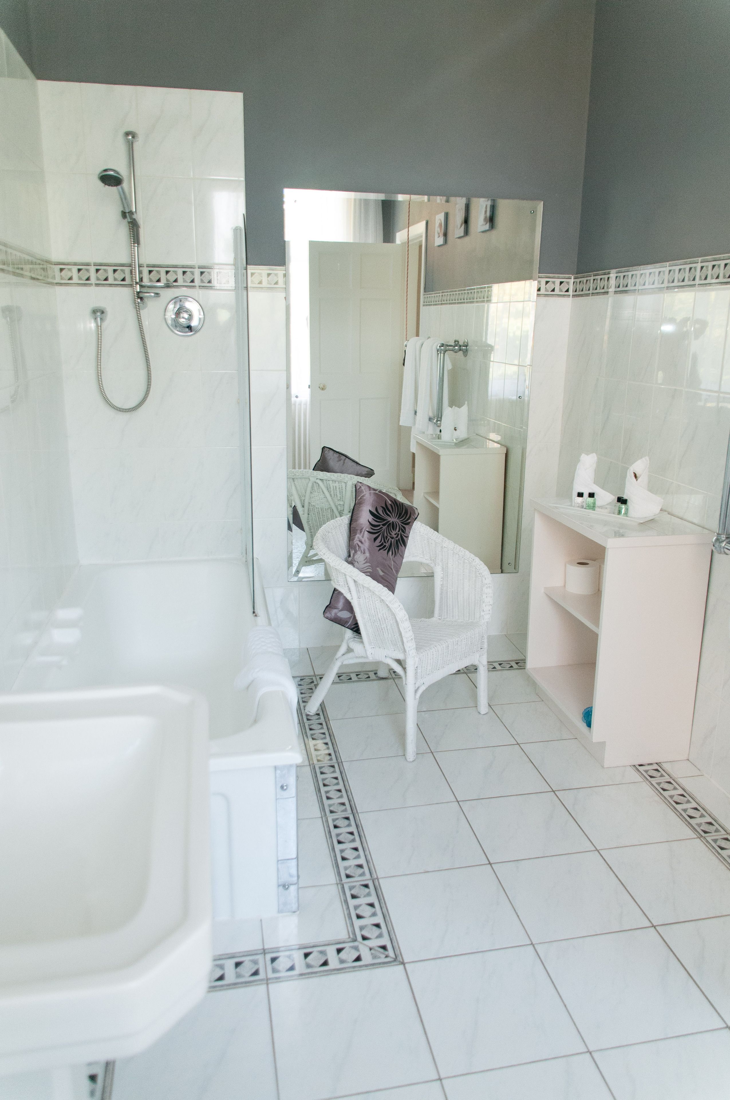 Deluxe Double or Twin Room | Bilik Mandi | Kelengkapan dandanan diri berjenama, pengering rambut, tuala disediakan 