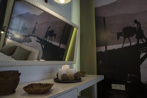 羽絨被、客房內保險箱、書桌、隔音