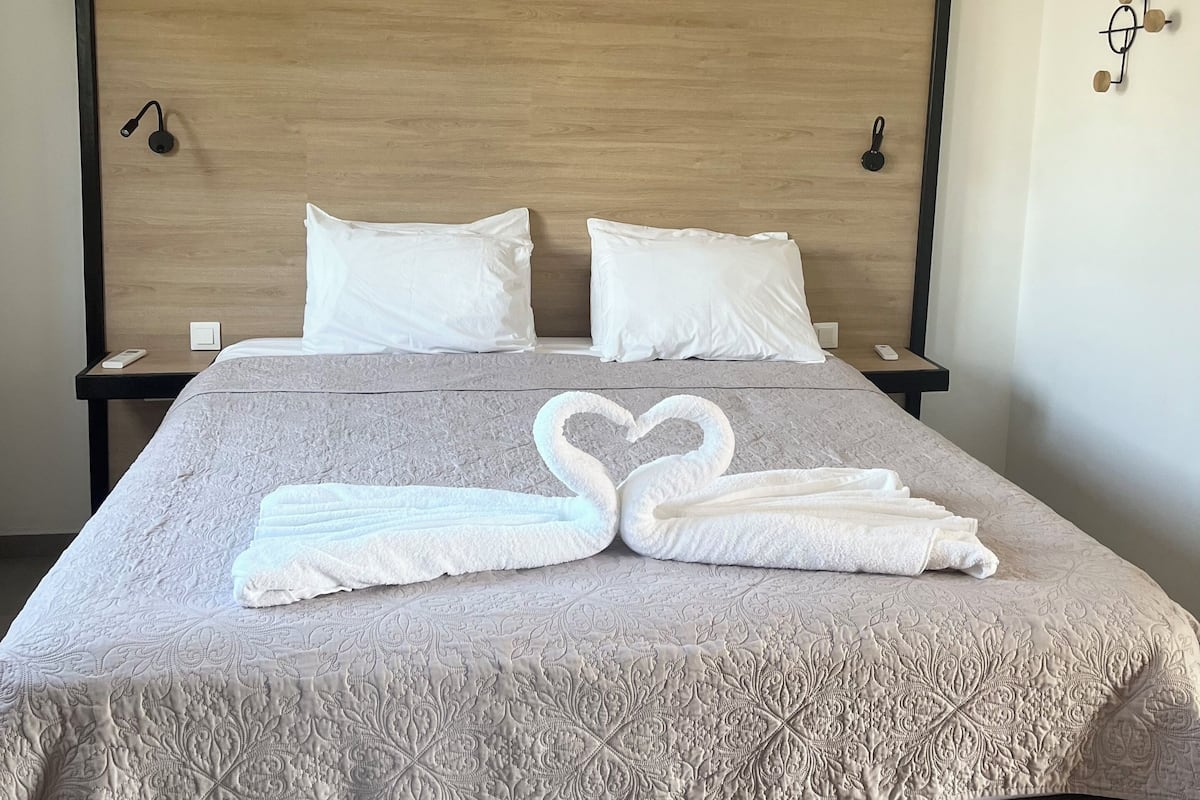 Family Duplex | Premium bedding, in-room safe, desk, blackout drapes