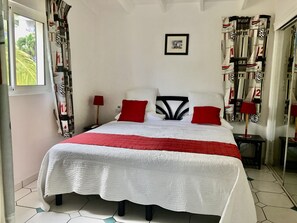 Deluxe-Apartment, 2 Schlafzimmer, Terrasse, Meerblick | Hochwertige Bettwaren, Zimmersafe, Verdunkelungsvorhänge