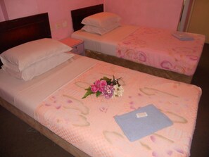 Standard Twin Room, 2 Twin Beds | Premium bedding, desk, iron/ironing board, free WiFi - HOTEL BILTON INN (Kota Kinabalu)