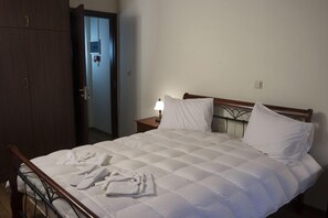บ้านพักทราดิชันนัล | 3 ห้องนอน, ตู้นิรภัยในห้องพัก, โต๊ะทำงาน, ห้องเก็บเสียง