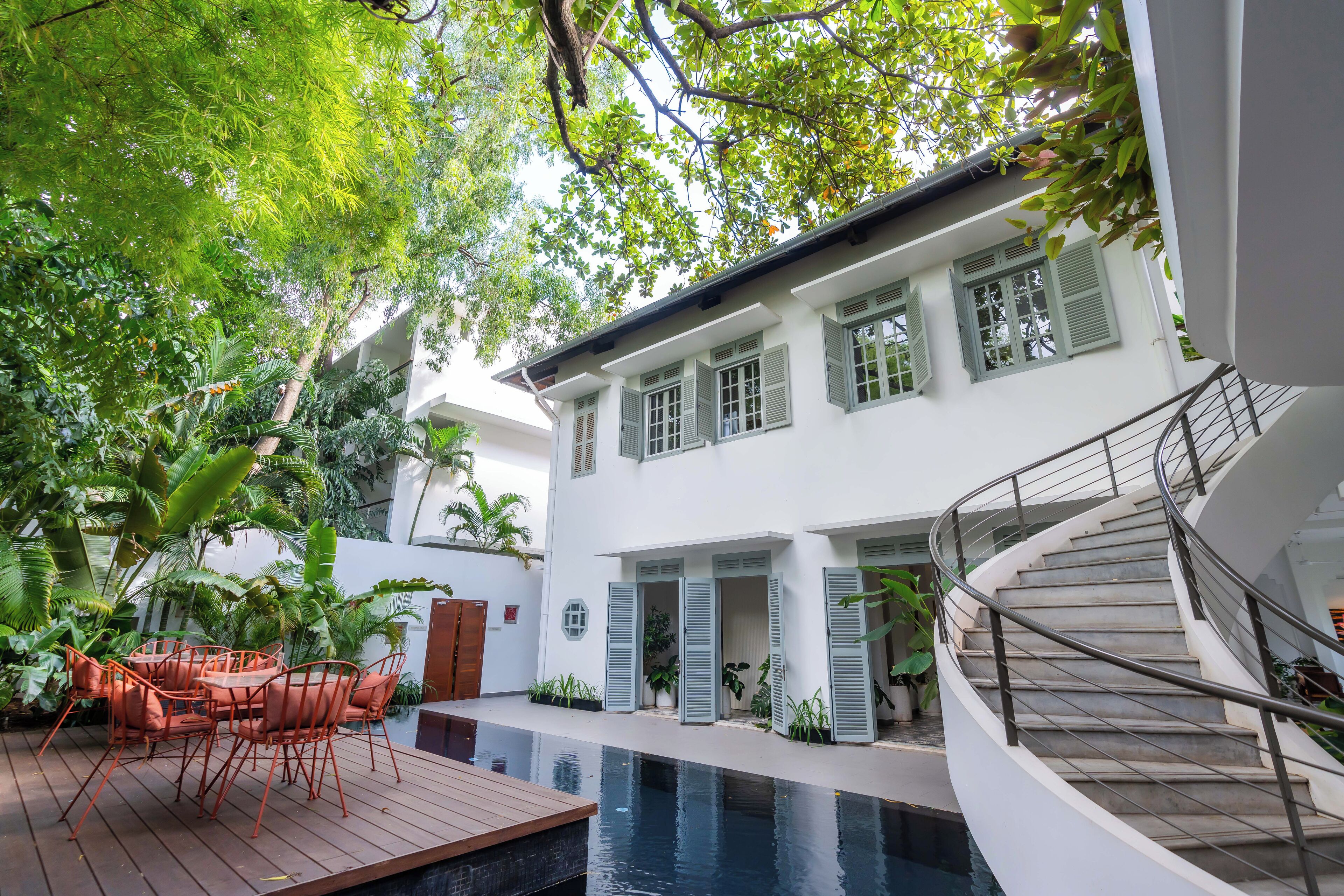 المنشأة من الخارج