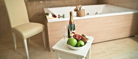 Deluxe Double Room | Private spa tub