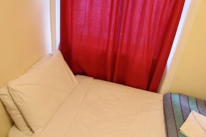 In-room safe, iron/ironing board, free WiFi, bed sheets - Belgrave House Hotel (London)