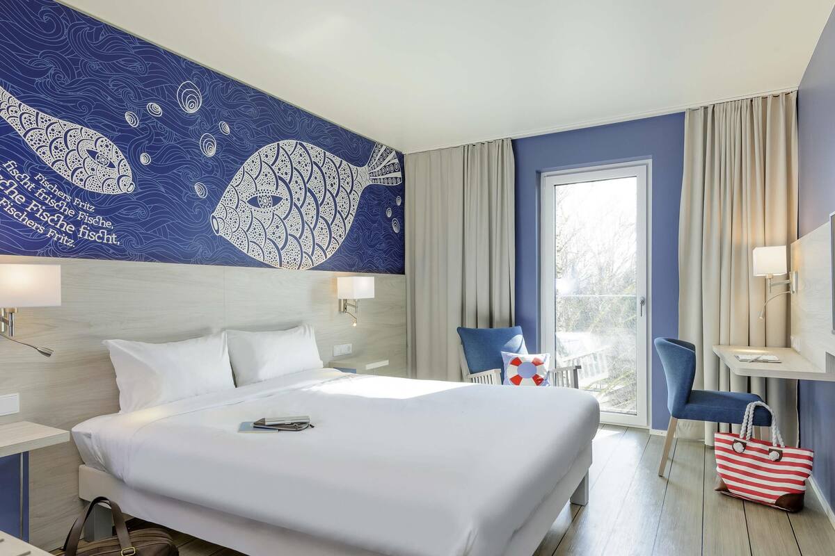 in-room safe, desk, soundproofing, iron/ironing board