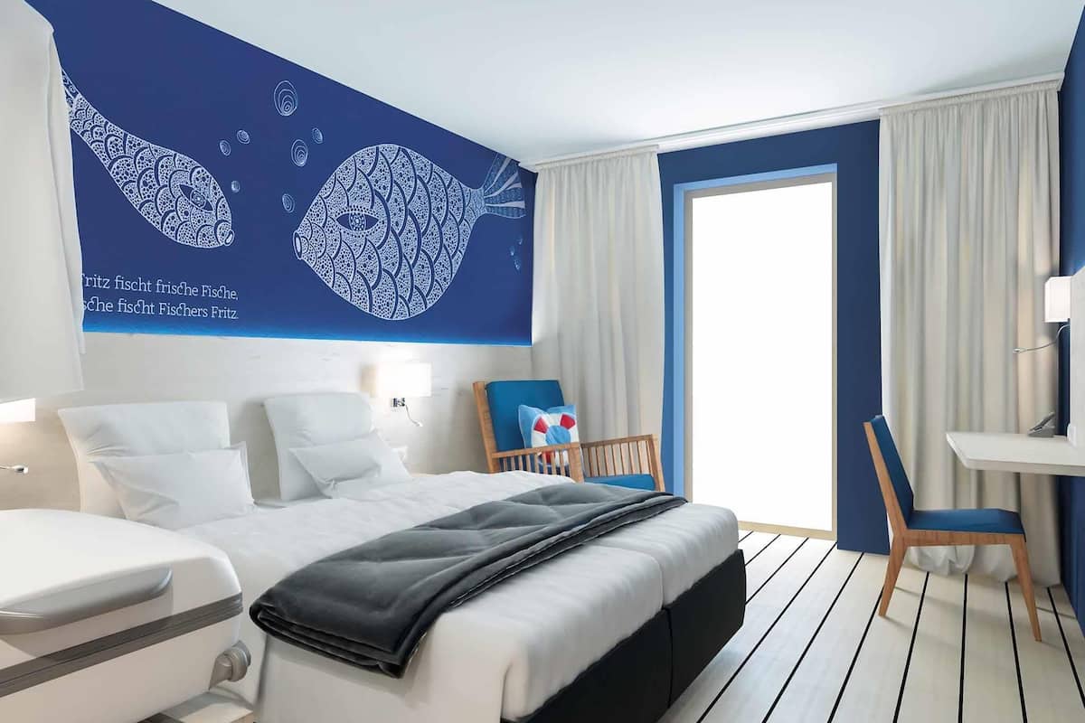 comfort double room, 1 double bed (all comfort) | in-room safe, desk, soundproofing, iron/ironing board