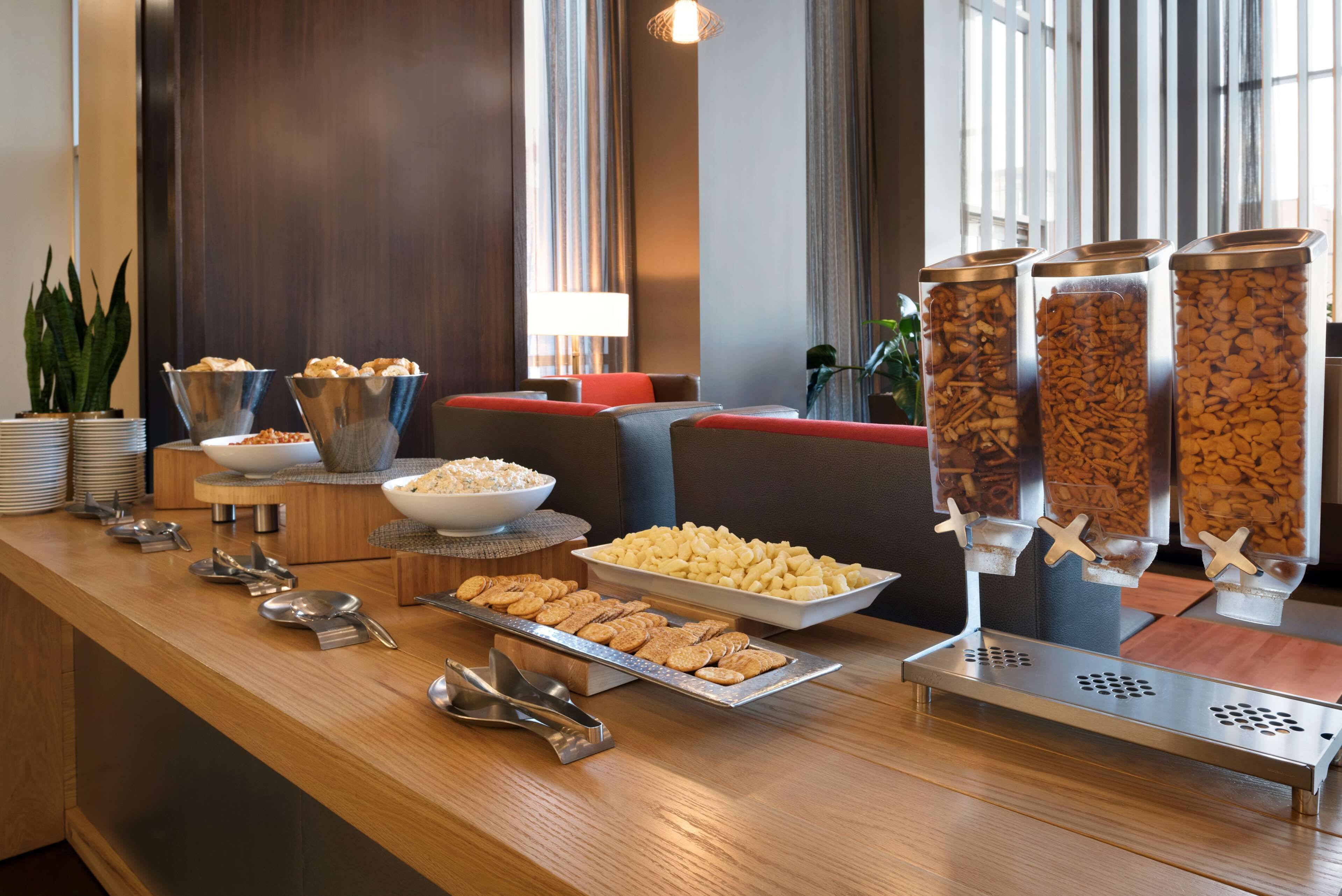 lunch and dinner served, american cuisine