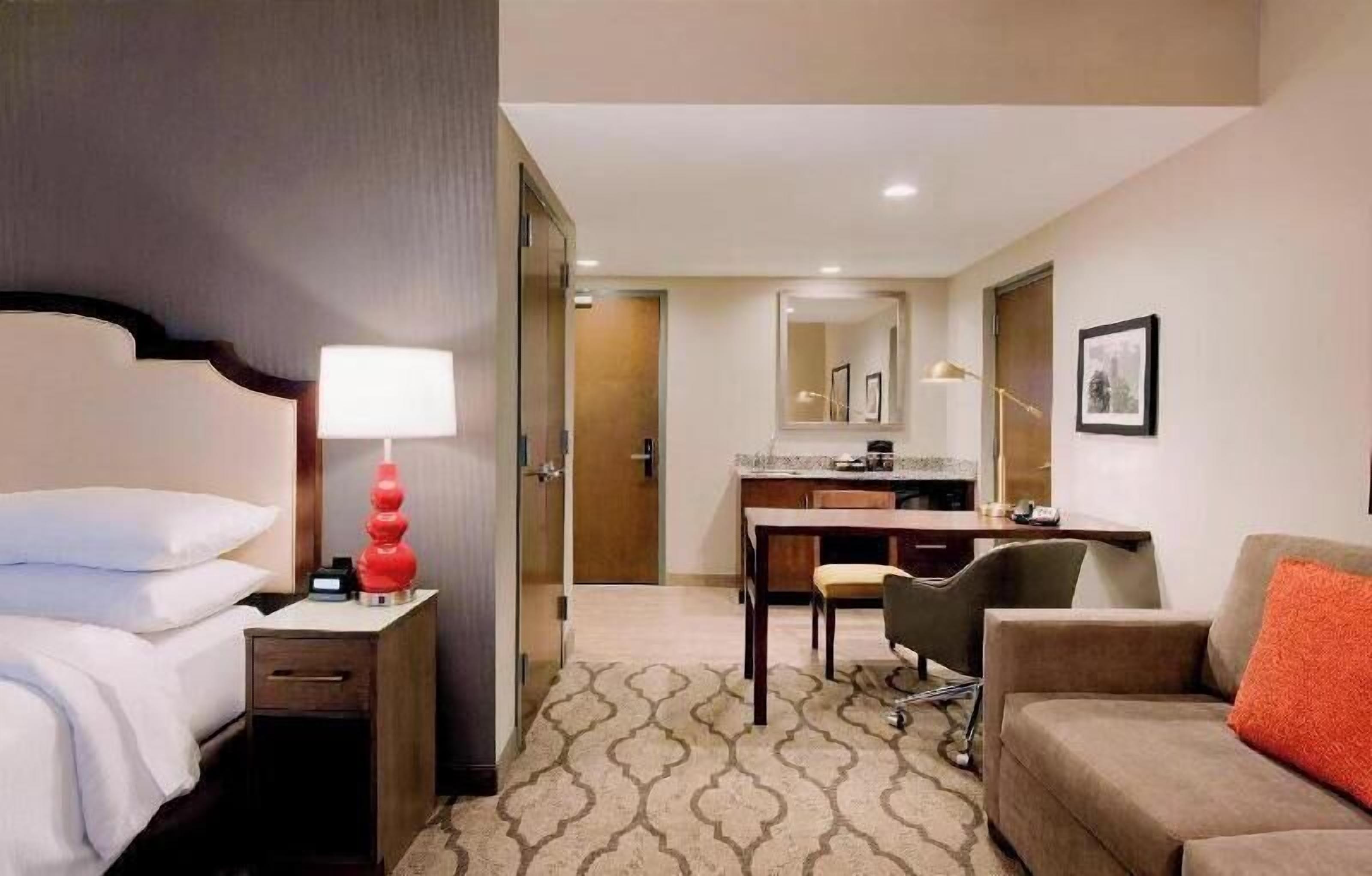 1 bedroom, Egyptian cotton sheets, premium bedding, in-room safe
