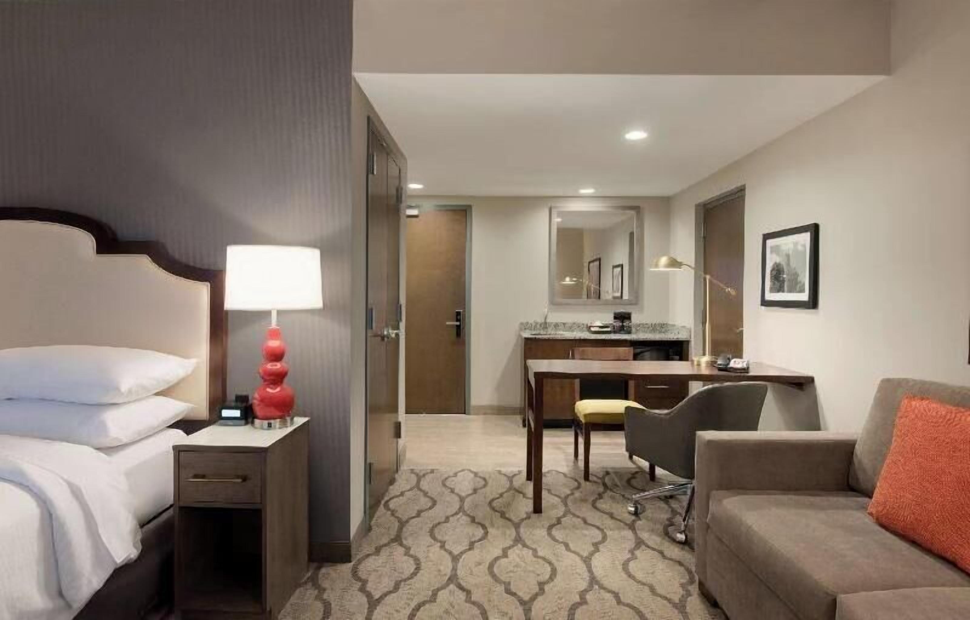 1 bedroom, Egyptian cotton sheets, premium bedding, in-room safe