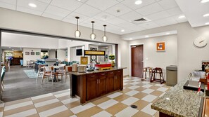 Gratis kontinental frukost varje dag 