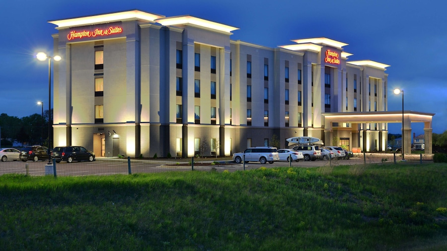 Hampton Inn & Suites Chippewa Falls