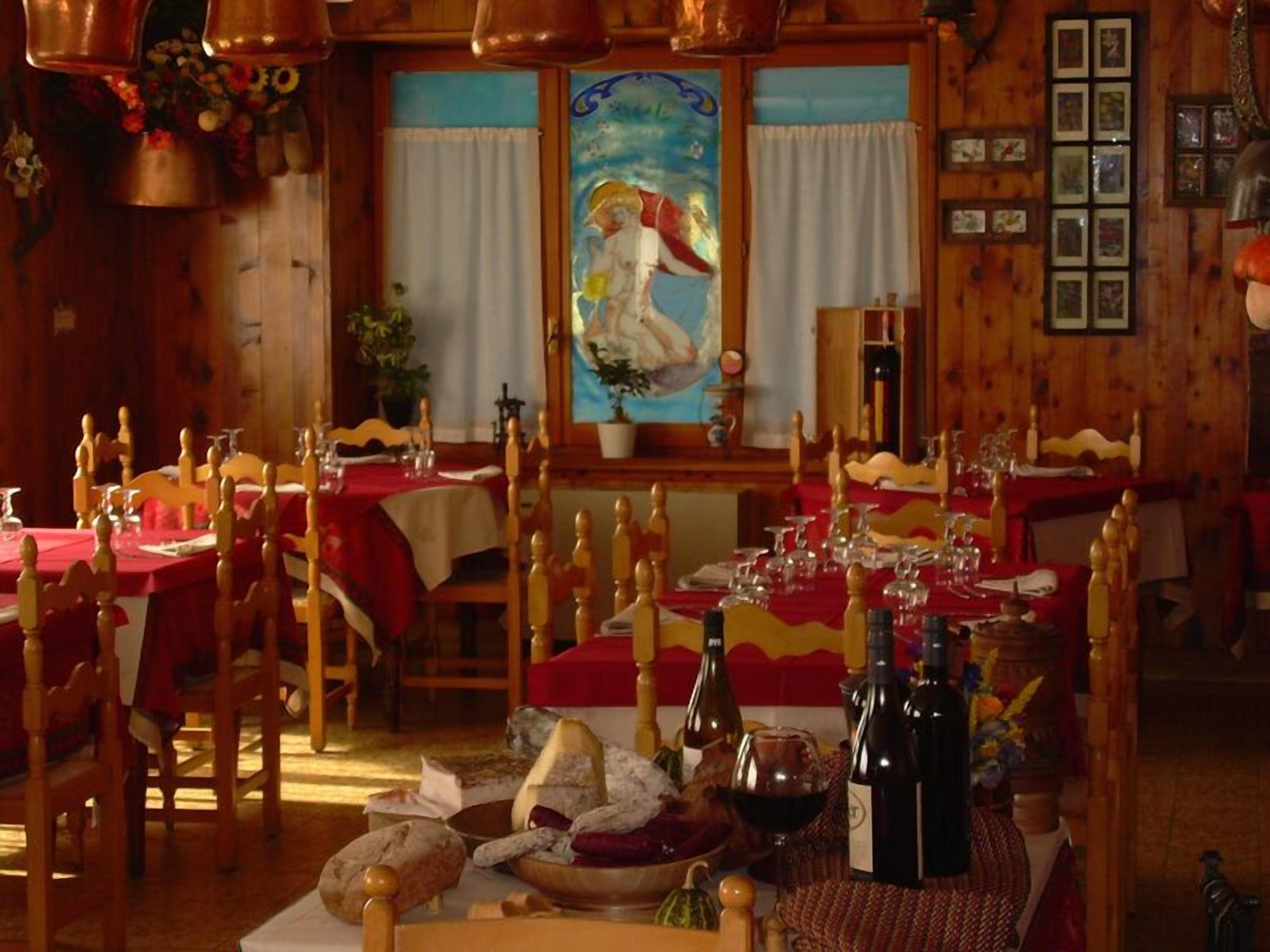 breakfast, lunch, dinner served; local cuisine