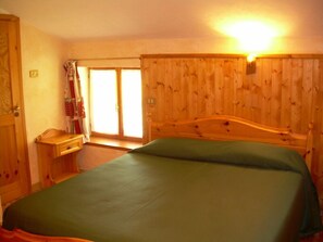 Double or Twin Room, Mountain View | Premium bedding, cribs/infant beds, free WiFi - Hotel Ristorante Paramont (Arvier)