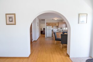 Departamento superior, 1 habitación, vista al jardín | Insonorización, tabla de planchar con plancha y wifi gratis 