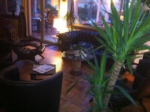 Lobby sitting area - Hôtel de la mer (Le Barcares)